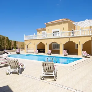 villa-di-lusso-con-piscina.adeje-hotels.com/